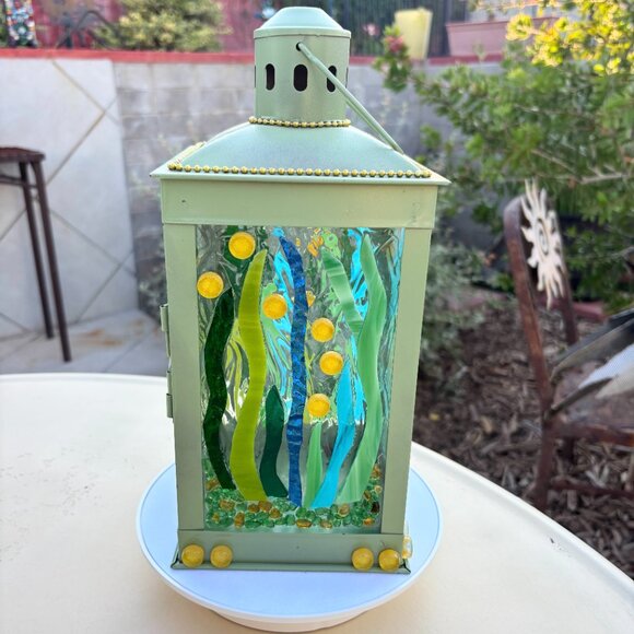 Stained Glass Lantern Handcrafted glass mosaic One-of-a-kind lamp 5"x5"x12" NEW - Picture 2 of 6